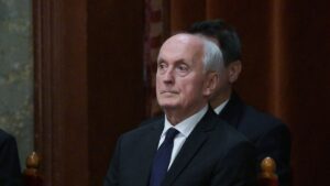 Procédure controversée : le critique d'Orban, Baka, est le nouveau président hongrois