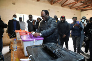 Tensions post-électorales en Zambie : l’opposition revendique la victoire électorale