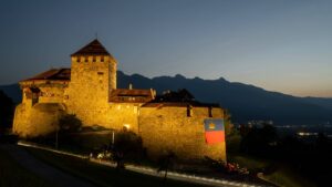 Conflit royal dans la principauté : les princes du Liechtenstein craignent pour leur argent – ​​et pour leurs droits humains