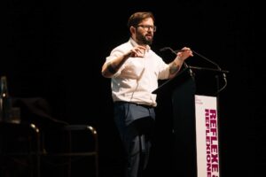 Gabriel Boric du Chili discute des sociétés ouvertes à Berlin