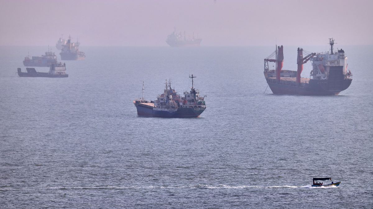 Iran : « Route illégale » utilisée : deux pétroliers ont heurté des mines dans le détroit d’Ormuz