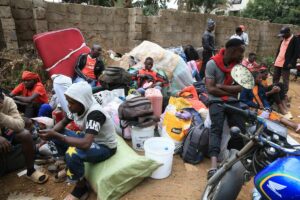 Le Kenya durcit le cap contre les migrants : critiques acerbes et protestations avec graffitis