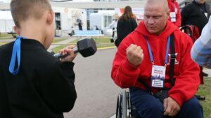 Les anciens combattants russes constituent un problème : "Ne vous battez pas, les garçons"