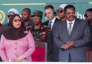 Tensions politiques en Tanzanie : le vice-président Nchimbi destitué et assigné à résidence