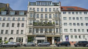 Une bouteille cassée comme arme : une attaque antisémite contre une femme à Berlin provoque l'horreur
