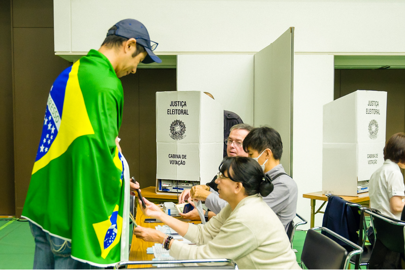 Bolsonaro remporte le premier tour de la présidence au Brésil