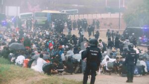 Cabanes en bâches en plastique : l'Espagne nettoie les camps de migrants à Ceuta