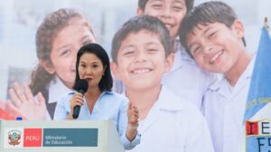 Fujimori annonce de nouvelles règles scolaires au Pérou