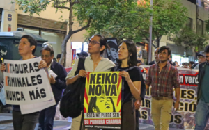 Fujimori rassemble l'armée et la police du Pérou sous un seul commandement