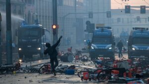 Le gouvernement veut envoyer des soldats : Émeutes en Italie : Meloni annonce une action dure