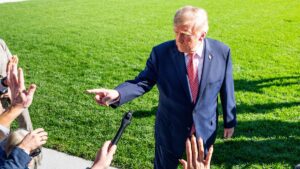 Le président américain suit le cap du Kremlin : Trump : "Nous avons beaucoup donné à l'Ukraine, elle ne nous a rien donné"